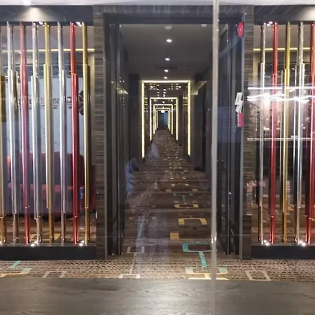 Crystal Hotel Bangkok